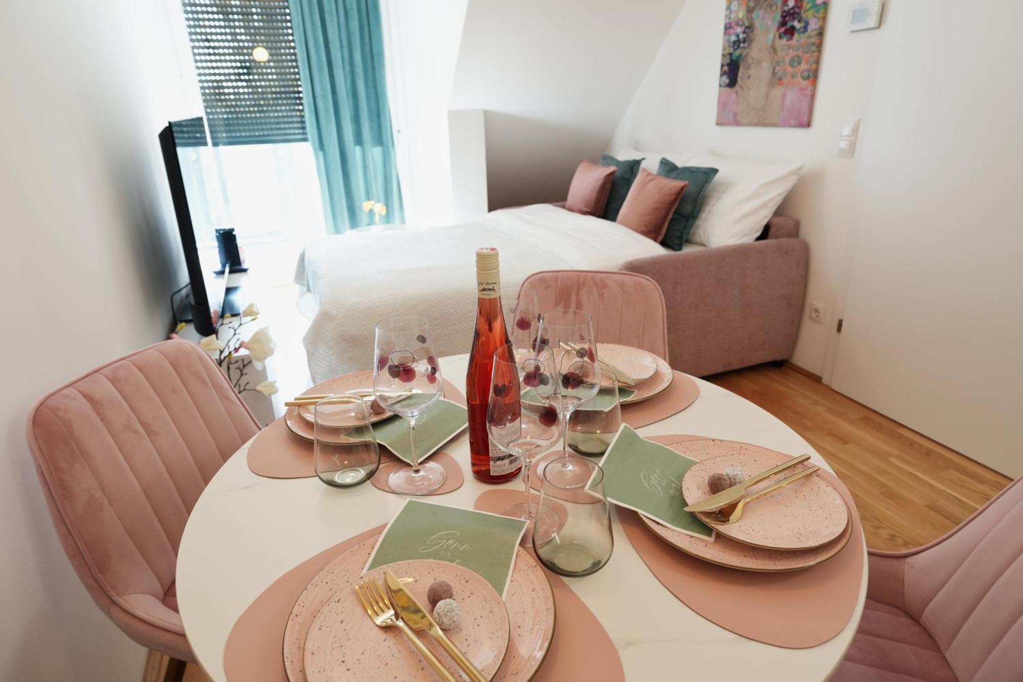 Stay In Style At Carl'S Design Residences - Modern Design Meets Green Comfort L Parking & Perfect Connection To City Center 维也纳 外观 照片